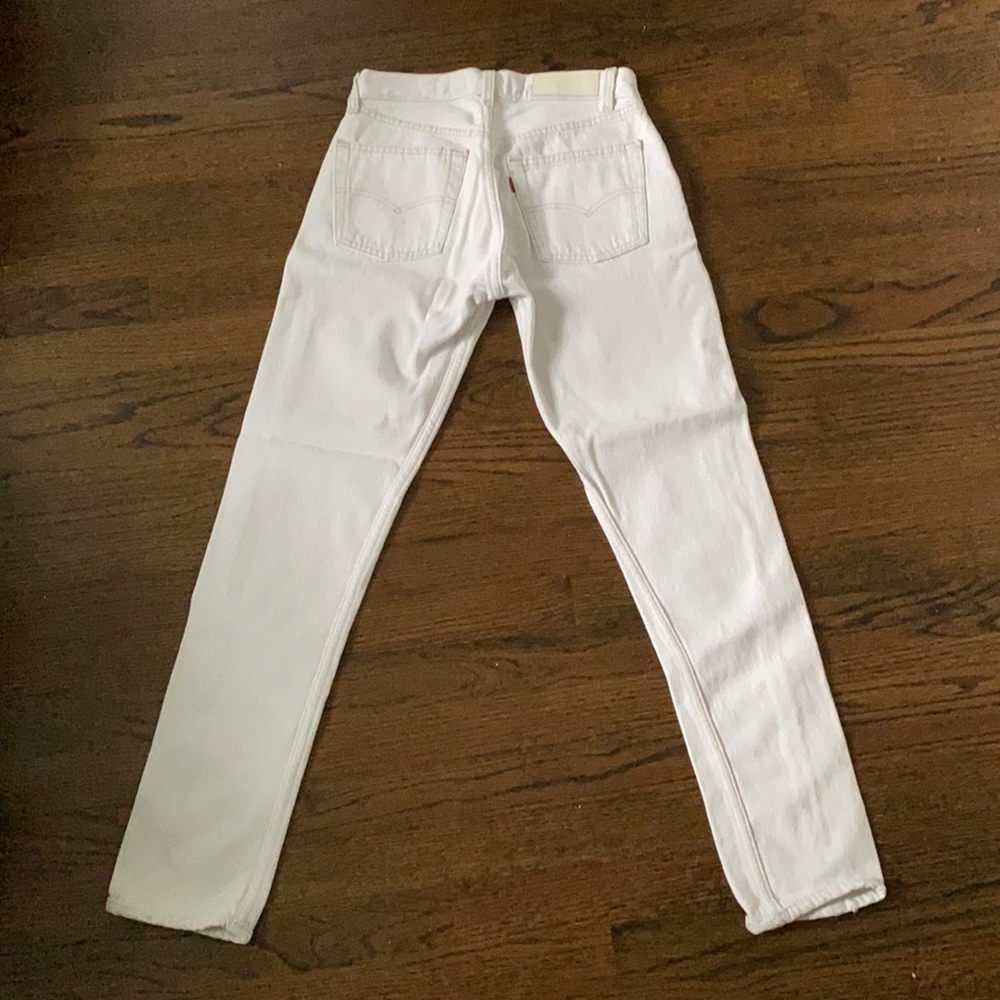 NEVER BEEN WORN white Re/Done x Levi’s jeans!